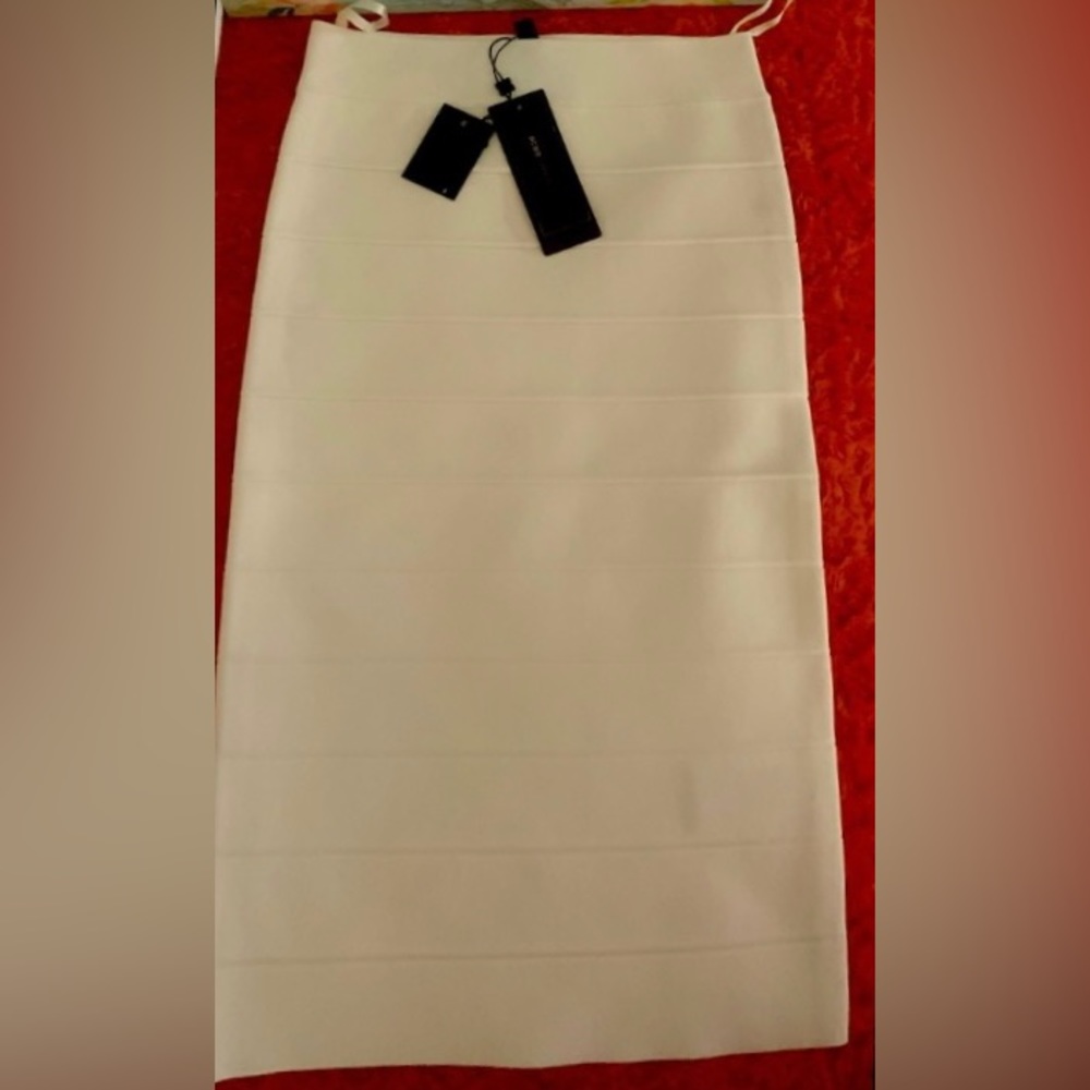 🔥BCBG MAXAZRIA Larga /Color blanco perla, tela stretch .🔥🔥#MAXA💕TRADE💕